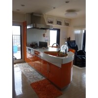 会話の弾むオ-プンキッチン