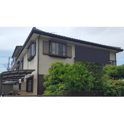 外壁：クリーンマイルドシリコン　　　　　　　　軒天：アレスセラマイルド　　　　　　　　　　　その他鉄部：クリーンマイルドウレタン　　　　　木部：キシラデコール