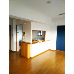 アクセントクロスでお部屋にアクセントをつけました。お子様がチョークで落書きできるようにしました。
