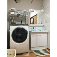 明るくて清潔な洗面室に変身しました。