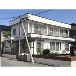 北海道苫小牧市Ｔ様邸の外壁塗装工事です。
外壁の他、屋根・ホームタンク・ガレージ・塀・基礎も施工させて頂きました。