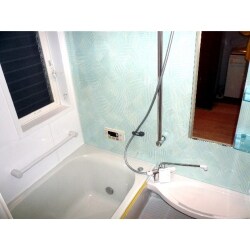 (リフォームのきっかけ)
浴室の老朽化。冬場は寒く、貯めた湯もすぐに冷めてしまう。使い勝手も悪い。

･最新のユニットバスへ。
･断熱使用のユニットバスへ。
･カウンター付で使い勝手良く。