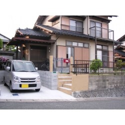 (リフォームのきっかけ)
今まで1台分しか止めるスペースがなかったので、今回、車庫の増設をしたい。

･路肩ではなく、車庫に安心して車を止める事が出来ました。