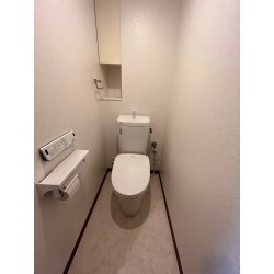 明るく節水型トイレになりました
