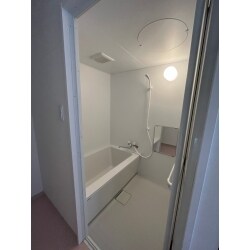 低価格ユニットバスリフォーム
明るく快適空間に生まれ変わりました。