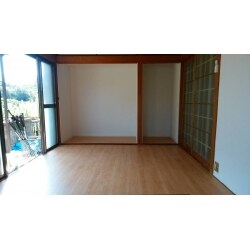 畳からフローリングへの張り替えを行いました。