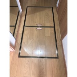 収納庫は1つですが、左右の蓋で開け閉めできる大きなタイプです。