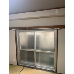 経年劣化により建付けの悪くなったサッシを
カバー工法で蘇らせました。