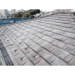ROOGA鉄平へ葺き替えで重さは変わらず重厚感のある屋根に！