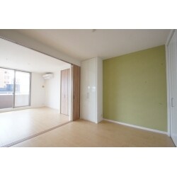 以前もマンションにお住まいだったお施主様は、どんなことが不便で、どう改善したいのかイメージがしっかりとされていました。ご家族皆さんで計画から参加していただき、リフォームをとても楽しんでいただけました。各部屋の個性が豊かで、かつ全体の雰囲気はそろっている素敵なマンションリフォームが完成しました。