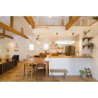 木のぬくもりが溢れる ロフト付きナチュラルダイニング