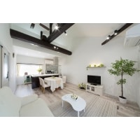 吹き抜けをつくり梁を活かした空間リフォーム