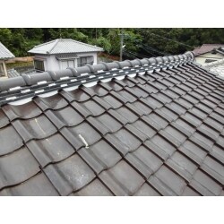 屋根漆喰工事をおこないました