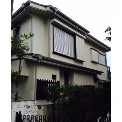 耐久性も考えた遮熱塗料で施工致しました。