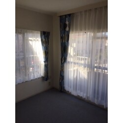 壁紙（天井・壁）　カーテン（窓まわり）　カーペット（床装）　のリフォーム