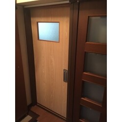 室内ドア　「開き戸」を「引き戸」に改修