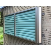 多機能ルーバー 視線を遮り、採光・通風が可能