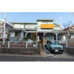 西海岸スタイルを目指して、、サーファーズハウスのような大きな庇も造りました！