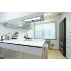 マンションにお住まいでキッチン、洗面、浴室をリフォームしました。マンションがテラスハウス形式で窓が多いので、西日が暑い、冬が寒い状況でした。
内窓を取付け、温熱環境の改善を図りました。