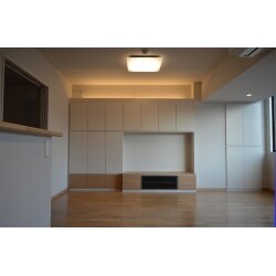 リビング収納充実テレビボード設置