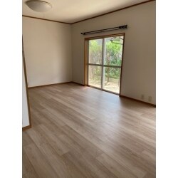 中古物件を購入されてからのリフォーム。費用をかければもちろん全て綺麗にはできるのですが、出来るだけ低コストでとのご要望。