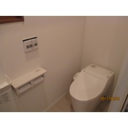 ２階のトイレの入れ替え工事をしました。