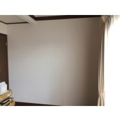 お子様が小さいうちは、交流しやすいよう広い部屋で、成長にともなって、プライバシー重視で間仕切り壁を設けました