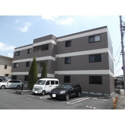 外壁塗装後の全景になります。