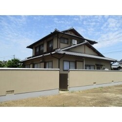 外壁と塀の塗り替えをしました。
新築時の色を再現しました。
