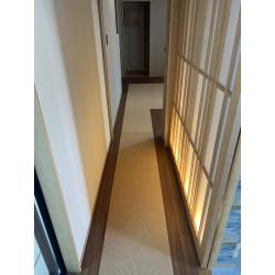 新築の住まいの中でひと際お客様が拘りを持たれたのは、最愛成るワンちゃんの生活、
少しでも穏かに、安心して室内で過ごせるように移動する室内は、汚れても洗浄できるタイルカーペット
お庭にはドッグランも作り、ワンちゃんへの愛情はＭＡＸです。
他にもこの家には数々のこだわりが目白押しです。
この建物に携われたこととても感謝でした。