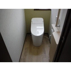 タンクレスでスッキリとしたトイレに
