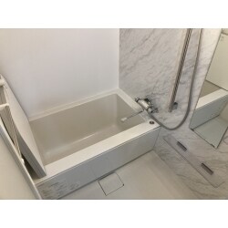 設備が古くなったこと、床下の配管の劣化も気になるためリフォームを検討されていました。国の補助金制度「こどもエコすまい支援事業」の対象になったので、補助金も活用してリフォームを行いました。