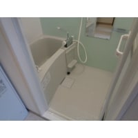 壁をなくして広くなった浴室