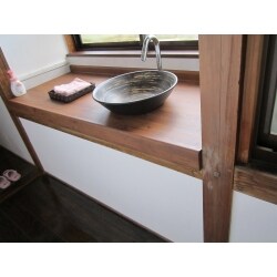 オシャレな手洗い器に変えました。