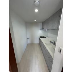 白を基調にしたデザインで、清潔感のある明るい印象に！