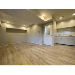 家族の時間が映える、ナチュラルホワイトのリビング