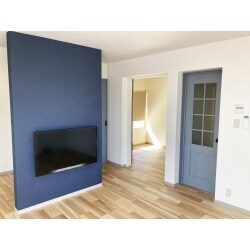 お嬢様ご夫婦との同居生活に先駆けて、奥様の居住スペースをリフォームさせていただきました。
和室を洋室に改装し、広々と居心地のよい空間になりました。