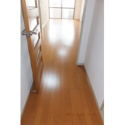 部屋を大きく感じさせる床リフォーム