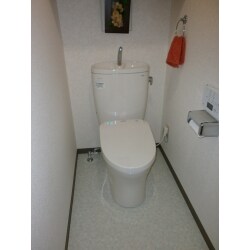 明るく、清潔感溢れたトイレリフォーム