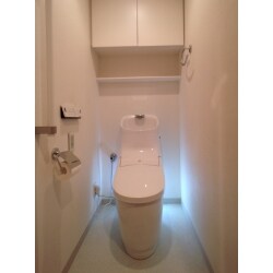 タンク一体型トイレ、いつまでもキレイが続きます。