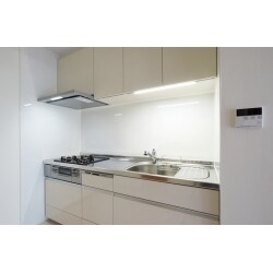 キズに強く汚れをふき取りやすいキッチン