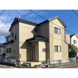 屋根修繕と外壁塗装工事を行いました。

