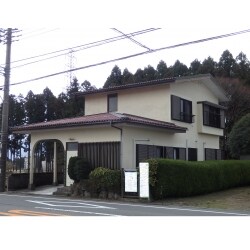 屋根の葺き替え工事と、外壁の補修・塗装でお家が新しく生まれ変わりました。