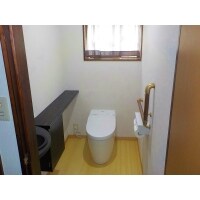 バリアフリーを考慮した、広々トイレにリフォーム