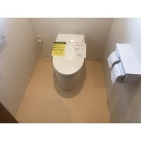 タンクレストイレに交換してスッキリとした空間に