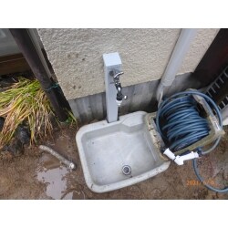 地中の配管で水漏れしており、施主様が本体ごとの取替を希望されたので施工いたしました。