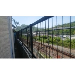 北側ブロックにフェンスを設置しました。
