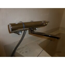 リクシル　BFーKA145TSG
吐水口が長い、浴槽内外の両方で使えるタイプです。
本体価格40パーセント引きでご提供させていただきました。