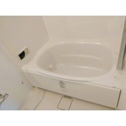 LIXIL リノビオ　リノビオはデザインを高水準に纏めながら、お手入れが容易になる工夫や、使いやすくなるような仕組みが各所に盛り込まれているストレスレスなバスルームです。