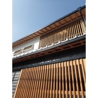 インナーバルコニーとビルトインガレージのあるモダン和風住宅